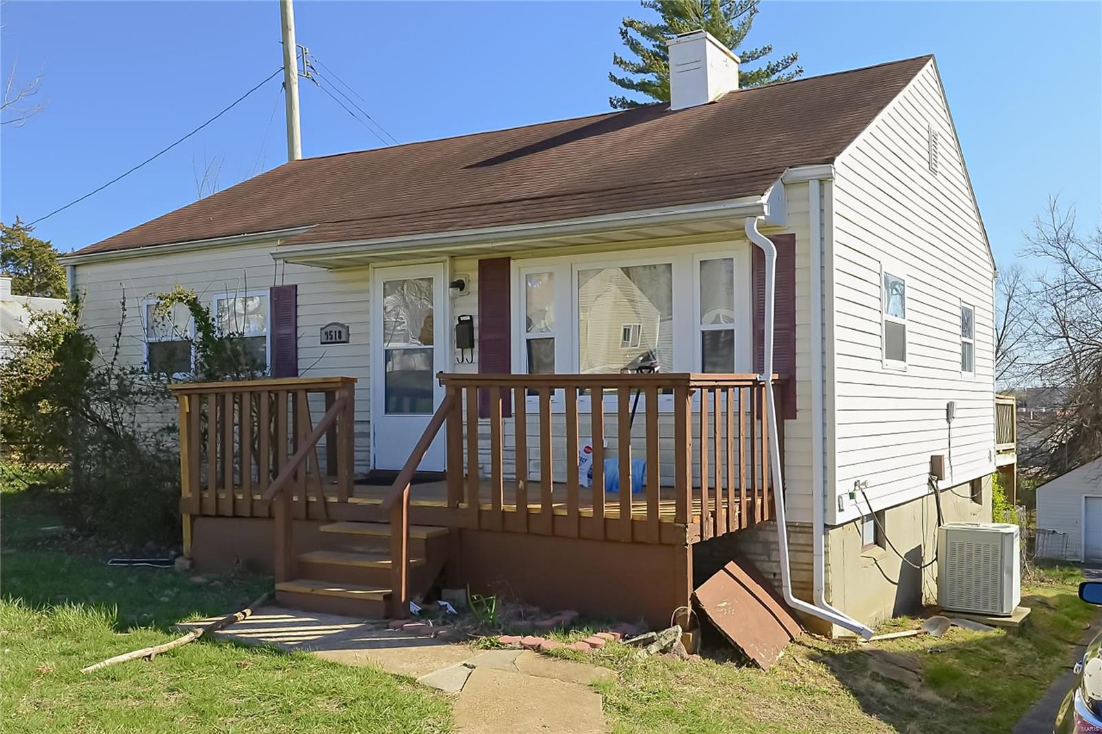 9518 Ridge Avenue St. Louis, MO 63114 - Photo 2 of 17 Gallery Image 2