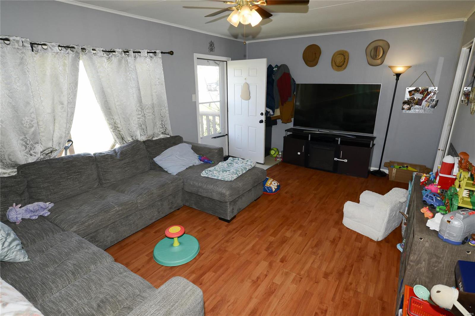 9518 Ridge Avenue St. Louis, MO 63114 - Photo 5 of 17 Gallery Image 5