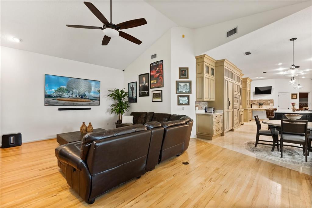 13123 Luntz Point Lane Windermere, FL 34786 - Photo 17 of 58