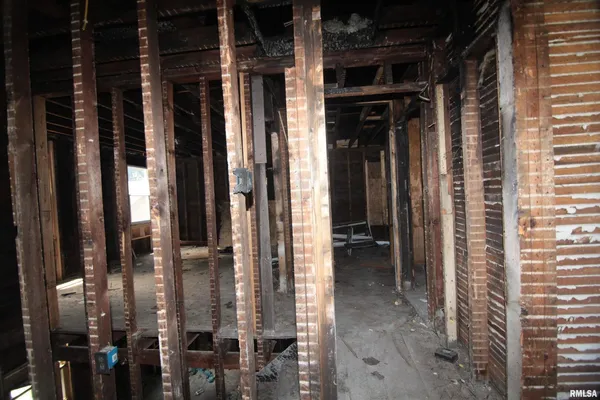 a view of an outdoor space with seating area