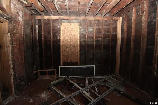 $32,000 | 2243 West 4th Street, Davenport, IA 52802