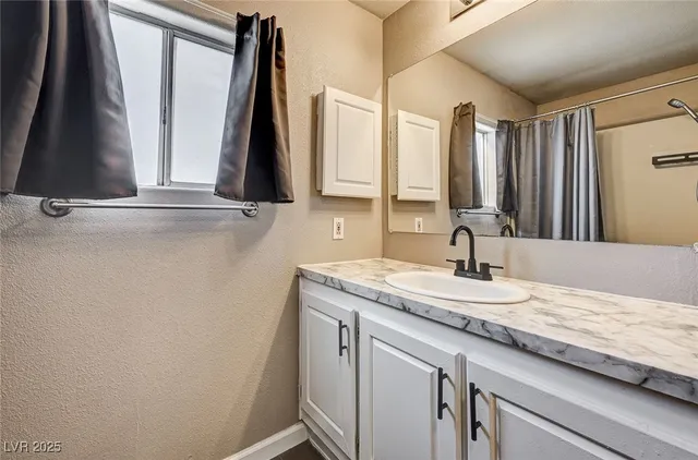 $215,000 | 387 Park Boulevard, Unit 153, Alamo, NV 89001