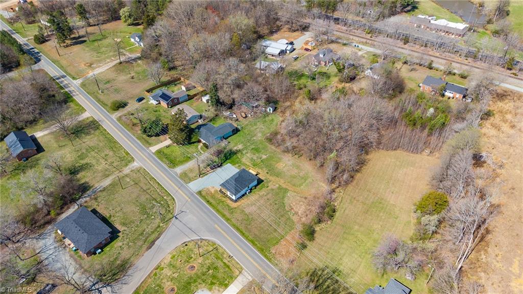955 West Holt Street Mebane, NC 27302 - Photo 11 of 37