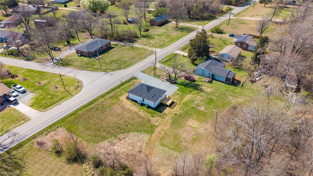 955 West Holt Street Mebane, NC 27302 - Photo 14 of 37