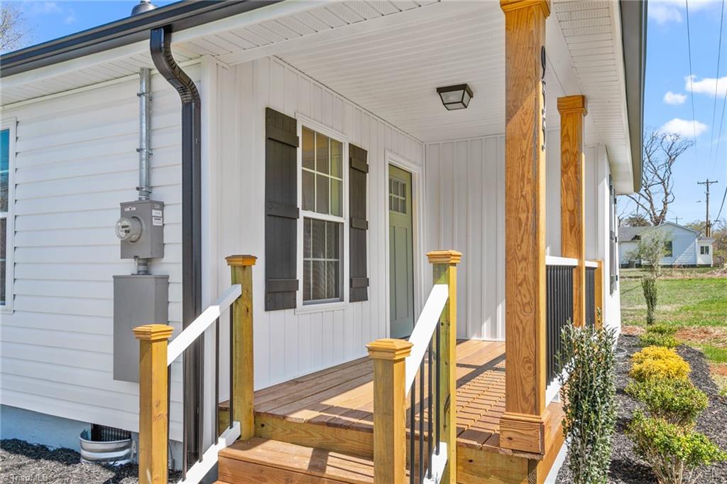 955 West Holt Street Mebane, NC 27302 - Photo 5 of 37