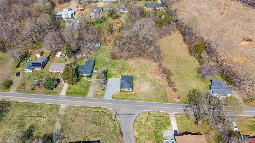 955 West Holt Street Mebane, NC 27302 - Photo 10 of 37