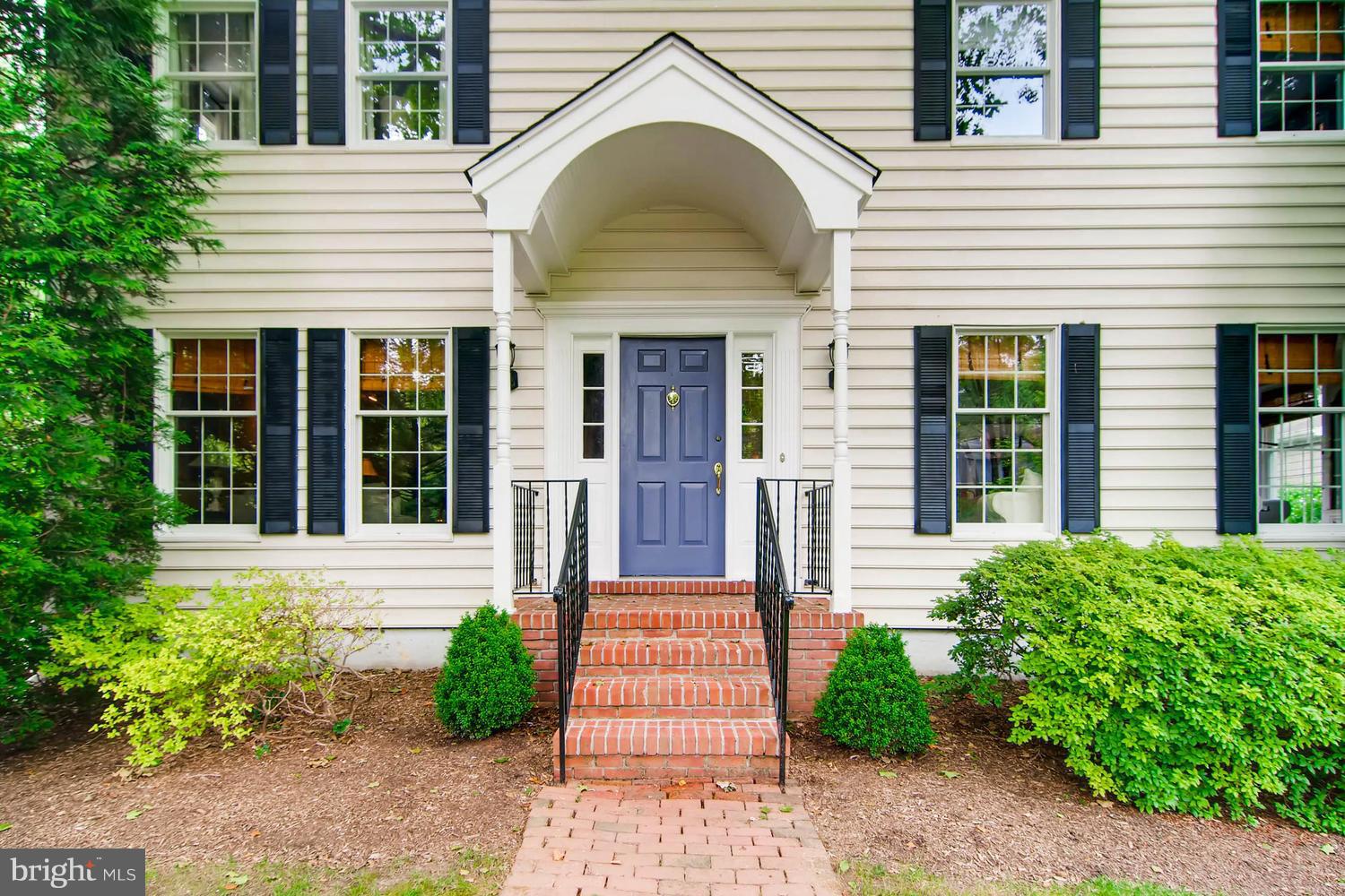 9 Ruxlea Court Baltimore, MD 21204 - Photo 2 of 30 Exterior (Front)