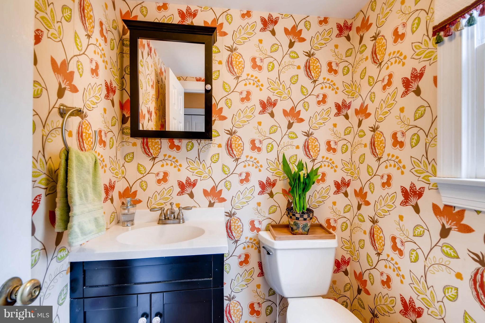 9 Ruxlea Court Baltimore, MD 21204 - Photo 12 of 30 Main Floor Powder Room