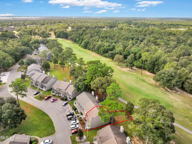 $223,711 | 236 Highpoint Drive, Diamondhead, MS 39525