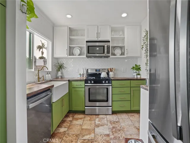 $699,000 | 4037 East 7th Street, Long Beach, CA 90804