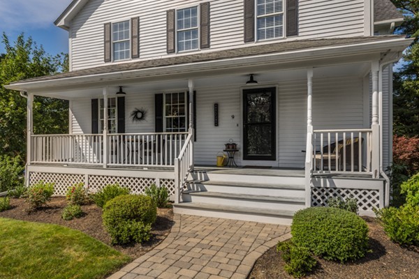 9 Holly Lane Beverly, MA 01915 - Photo 3 of 30