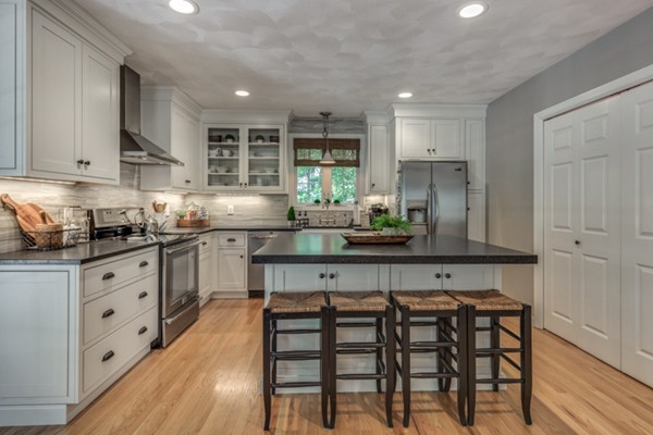 9 Holly Lane Beverly, MA 01915 - Photo 6 of 30