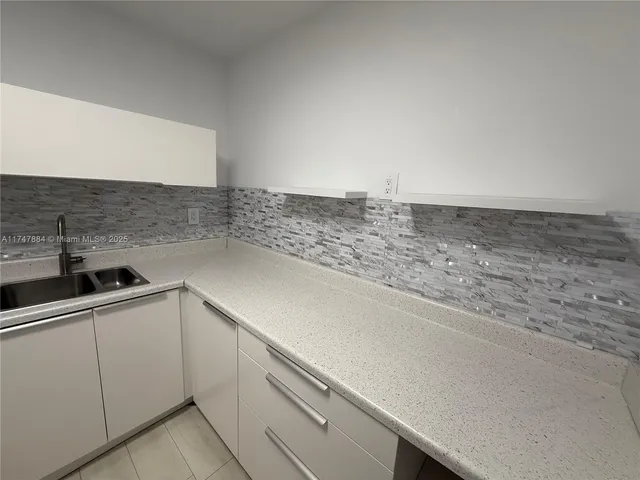 $2,500 | 3731 North Country Club Drive, Unit 222, Aventura, FL 33180