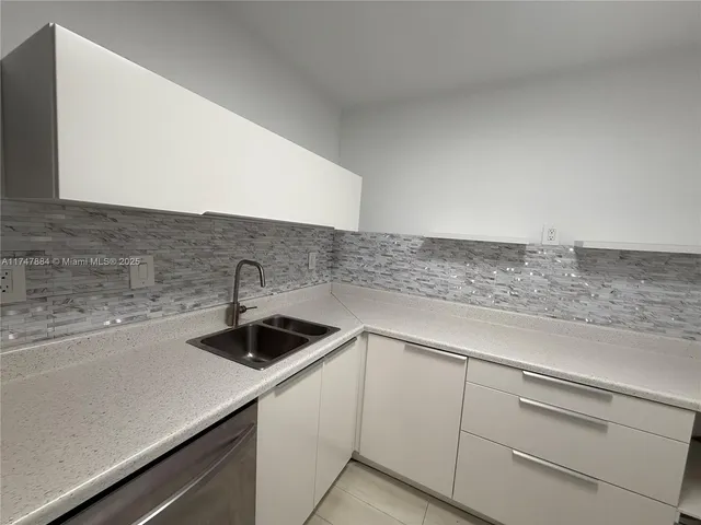 $2,500 | 3731 North Country Club Drive, Unit 222, Aventura, FL 33180