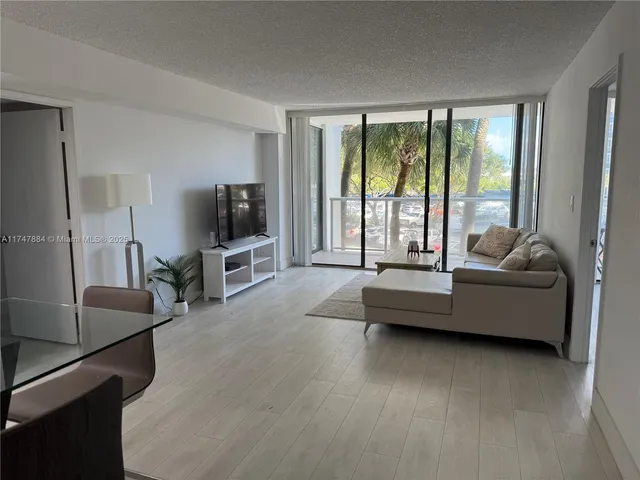 $2,500 | 3731 North Country Club Drive, Unit 222, Aventura, FL 33180