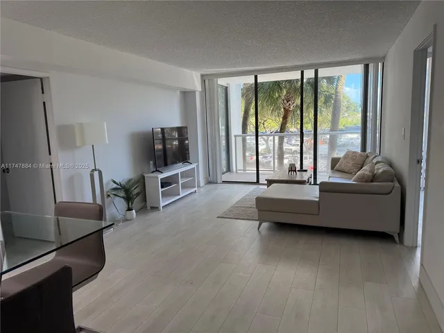 $2,500 | 3731 North Country Club Drive, Unit 222, Aventura, FL 33180