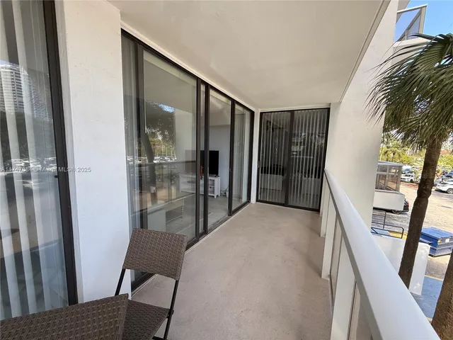 $2,500 | 3731 North Country Club Drive, Unit 222, Aventura, FL 33180