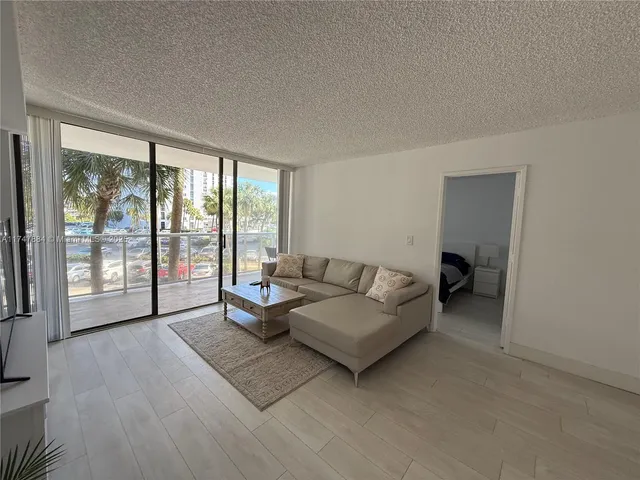 $2,500 | 3731 North Country Club Drive, Unit 222, Aventura, FL 33180