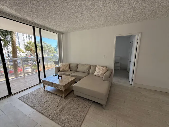 $2,500 | 3731 North Country Club Drive, Unit 222, Aventura, FL 33180