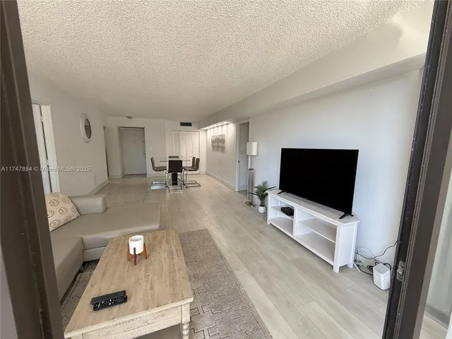 $2,500 | 3731 North Country Club Drive, Unit 222, Aventura, FL 33180