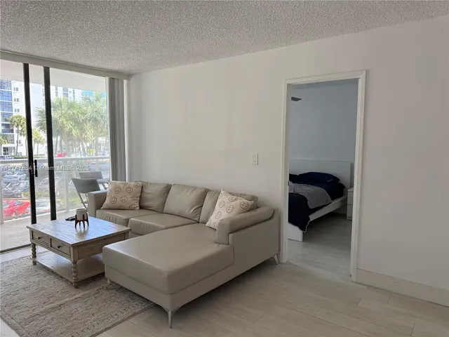 $2,500 | 3731 North Country Club Drive, Unit 222, Aventura, FL 33180