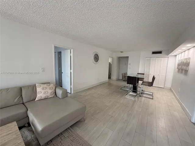 $2,500 | 3731 North Country Club Drive, Unit 222, Aventura, FL 33180