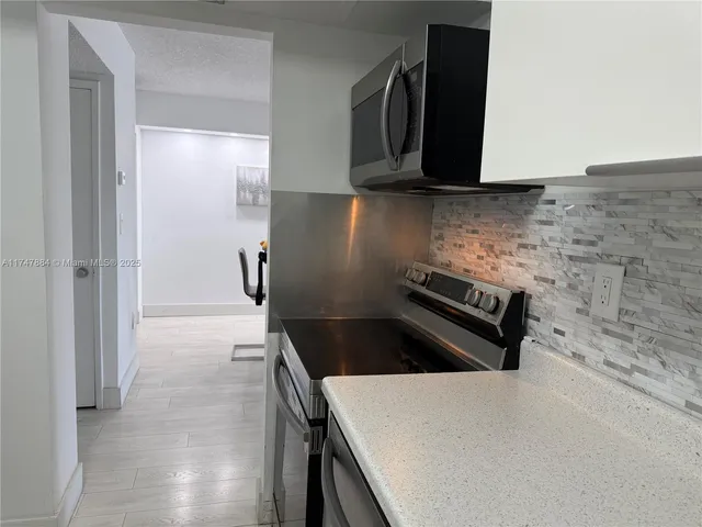 $2,500 | 3731 North Country Club Drive, Unit 222, Aventura, FL 33180