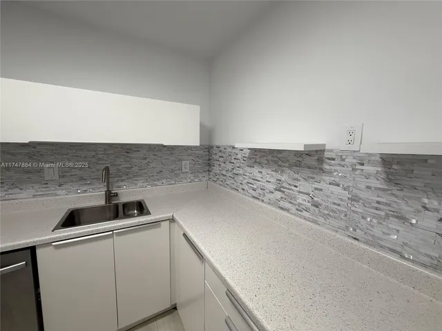 $2,500 | 3731 North Country Club Drive, Unit 222, Aventura, FL 33180