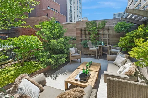 $5,495,000 | 1540 North Dearborn Parkway, Chicago, IL 60610