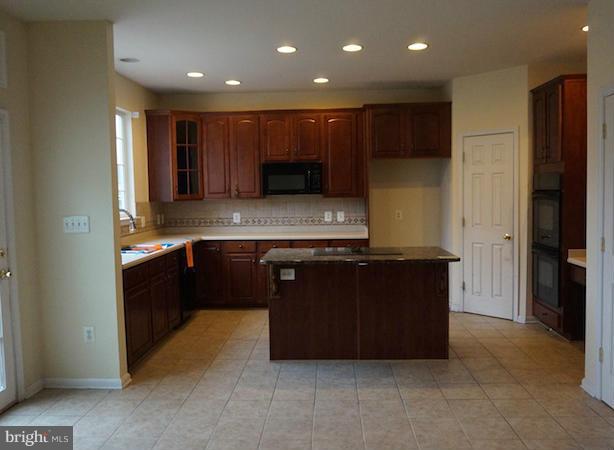 5209 Braeburn Way Perry Hall, MD 21128 - Photo 3 of 9 Kitchen