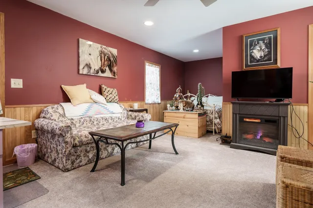 $595,000 | 2200 West Memorial Drive, Janesville, WI 53548