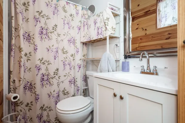 $595,000 | 2200 West Memorial Drive, Janesville, WI 53548