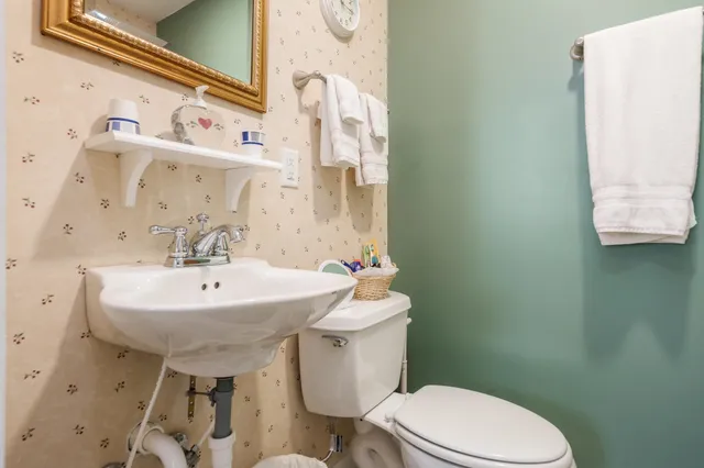 $595,000 | 2200 West Memorial Drive, Janesville, WI 53548