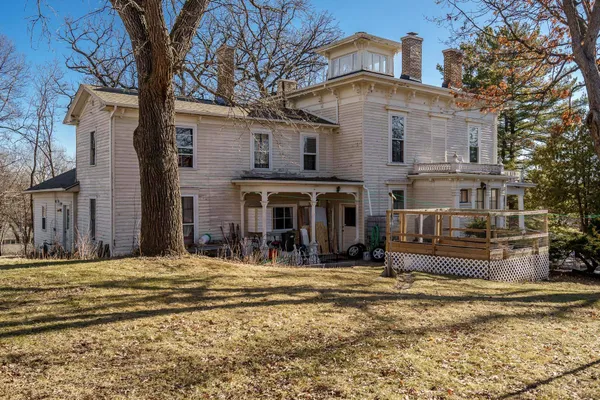 $549,900 | 2200 West Memorial Drive, Janesville, WI 53548