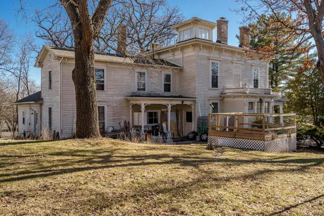 $595,000 | 2200 West Memorial Drive, Janesville, WI 53548