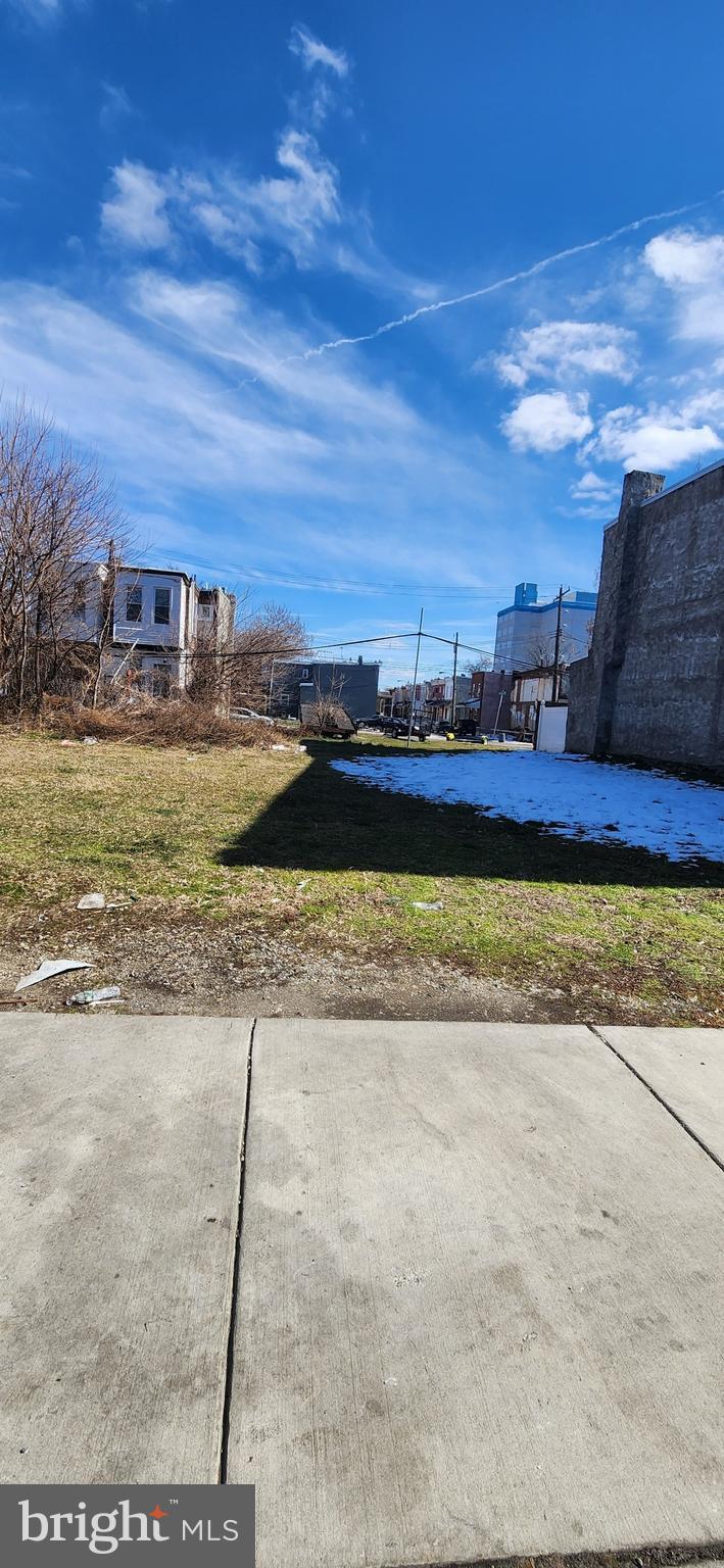 3237 North Woodstock St  