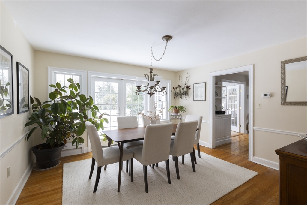 64 Varick Road Newton, MA 02468 - Photo 11 of 32