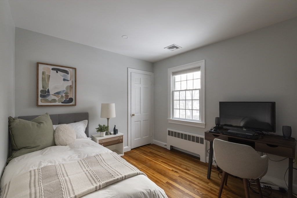 64 Varick Road Newton, MA 02468 - Photo 14 of 32