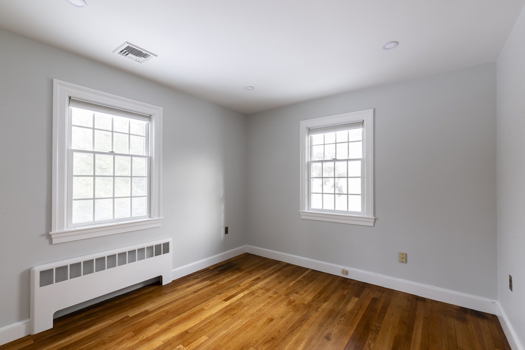 64 Varick Road Newton, MA 02468 - Photo 15 of 32