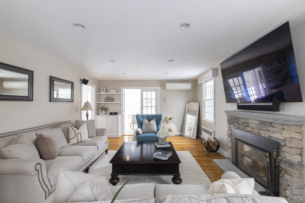 64 Varick Road Newton, MA 02468 - Photo 7 of 25