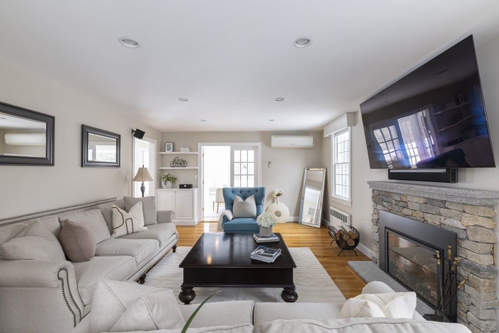 64 Varick Road Newton, MA 02468 - Photo 8 of 32