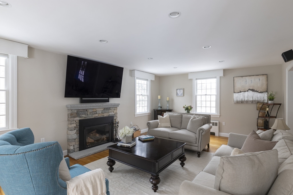 64 Varick Road Newton, MA 02468 - Photo 9 of 32