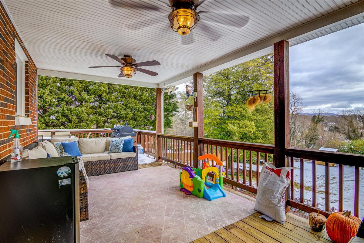 2734 Tillett Road Southwest Roanoke, VA 24015 - Photo 11 of 21 Patio