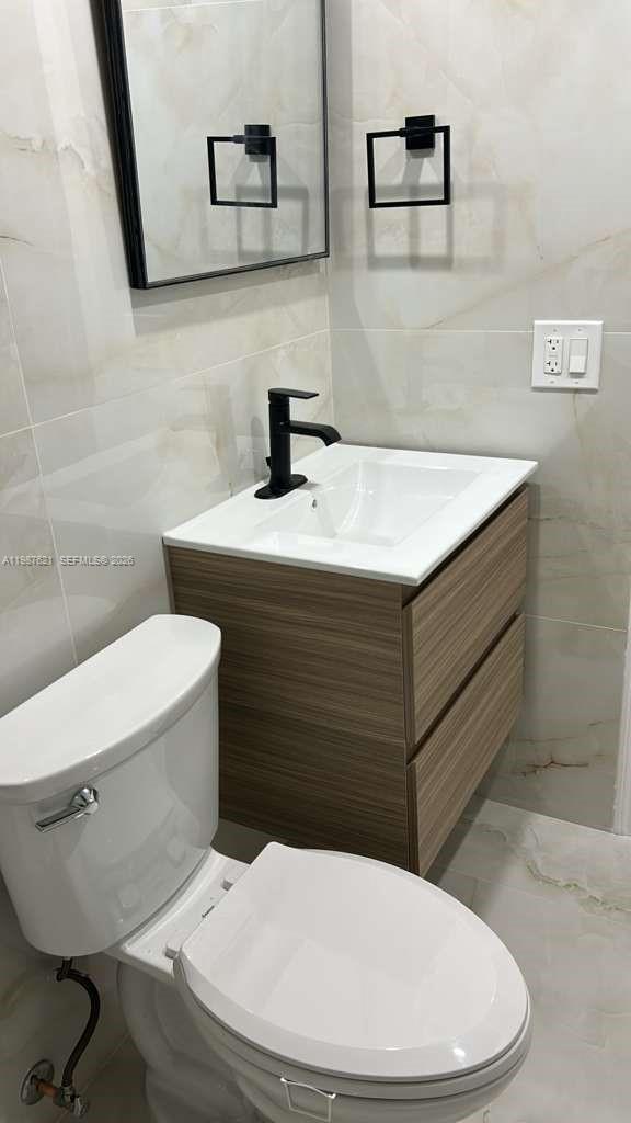 630 Southeast 3rd Place Hialeah, FL 33010 - Photo 9 of 12