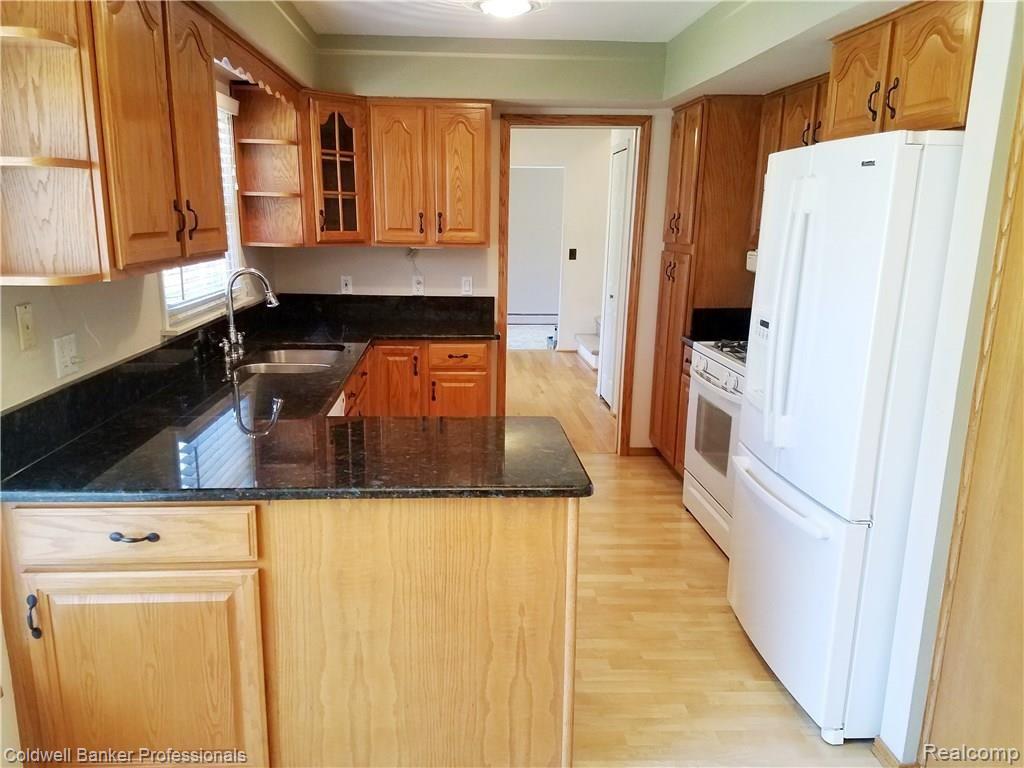 30112 Wicklow Road Farmington Hills, MI 48334 - Photo 9 of 45