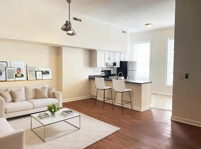 $4,200 | 235 King Street, Unit 1, Charleston, SC 29401