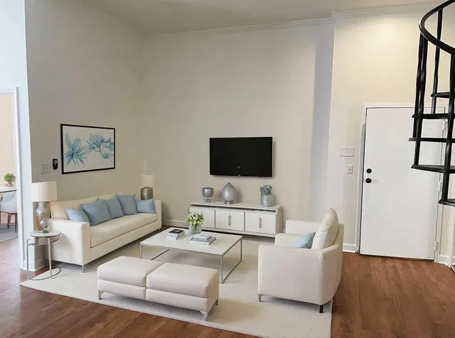 $4,200 | 235 King Street, Unit 1, Charleston, SC 29401