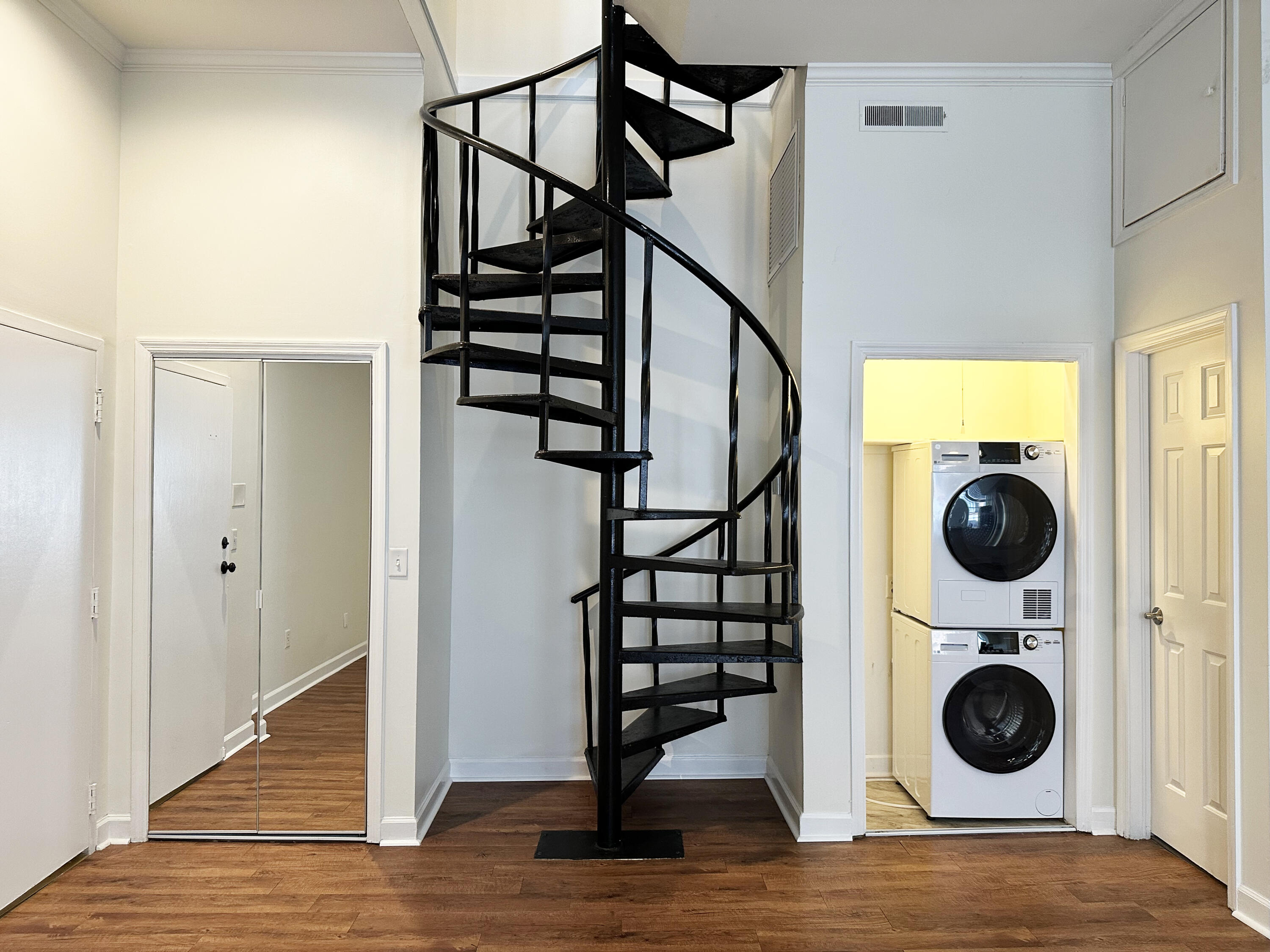 235 King Street, Unit 1 Charleston, SC 29401 - Photo 21 of 22 Apt. 1 Laundry