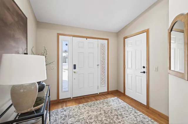 $475,000 | 4119 Thornhill Lane, Vadnais Heights, MN 55127