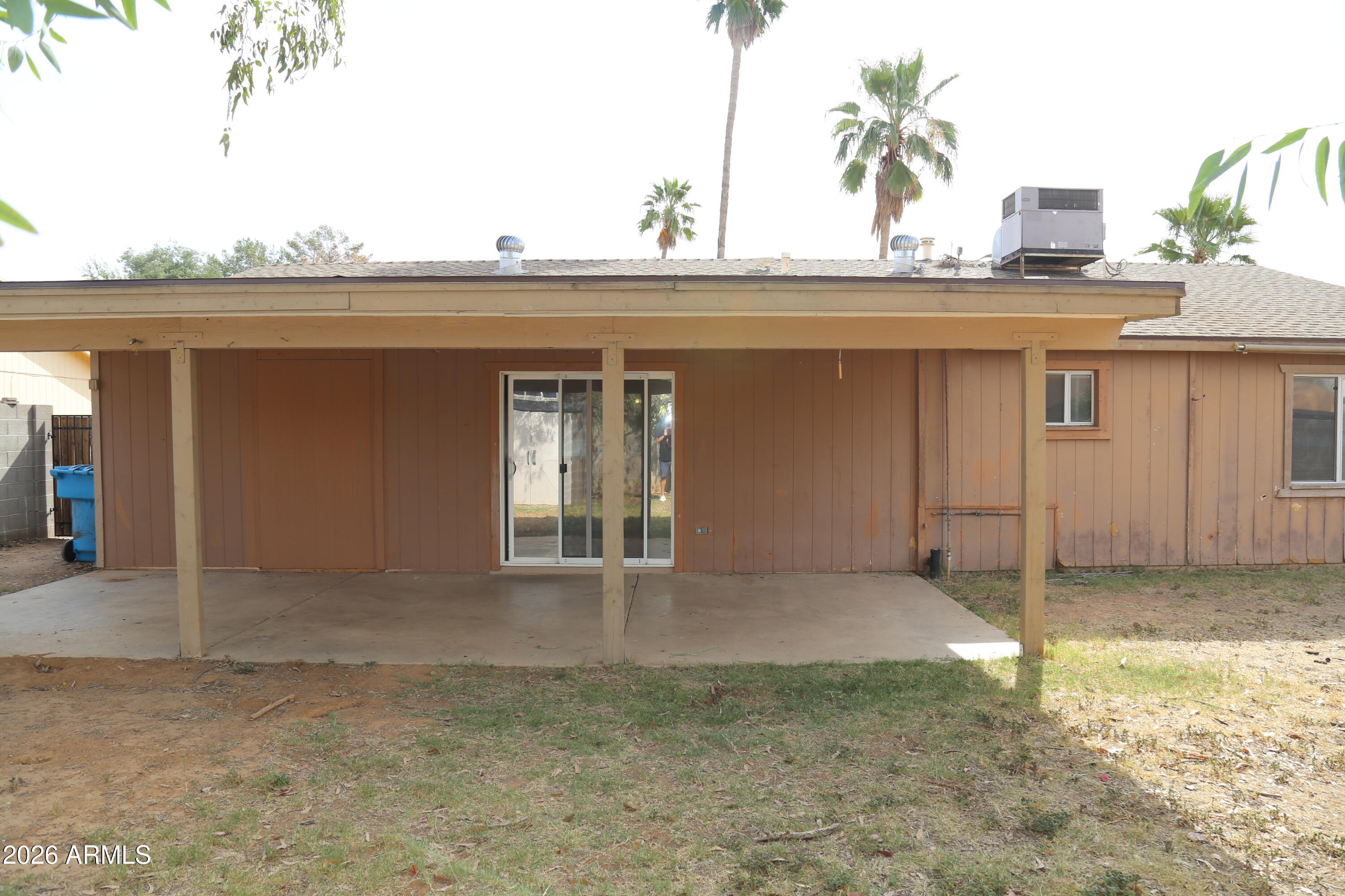 13238 North 38th Place Phoenix, AZ 85032 - Photo 6 of 19 a view of a house with a window
